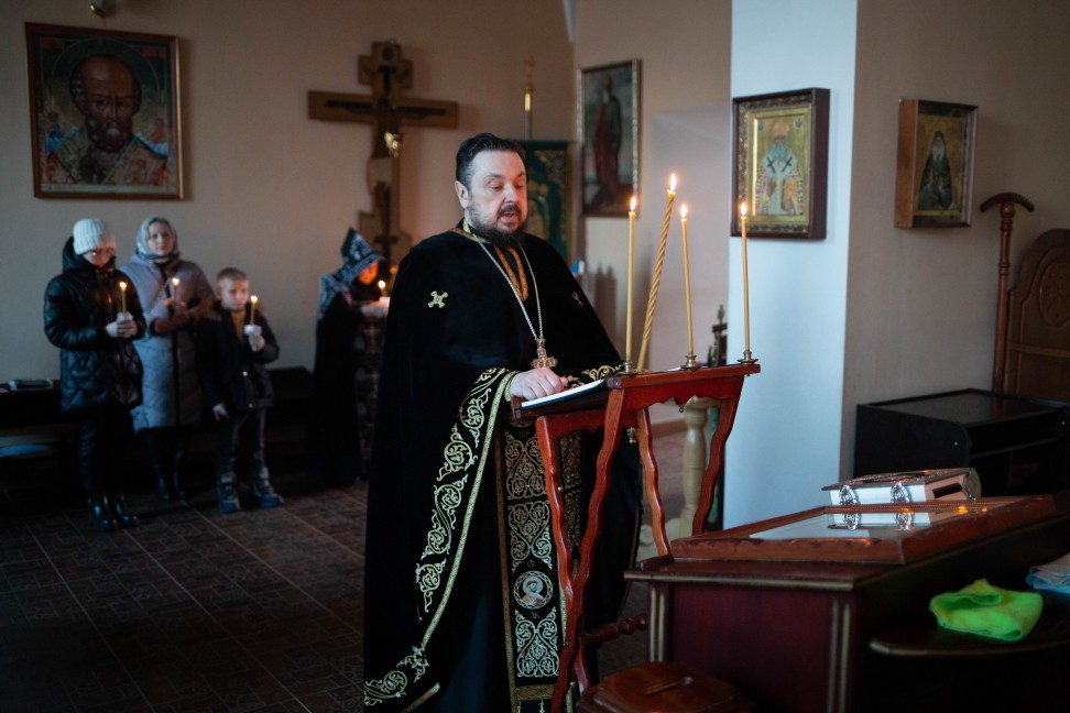 В Юровичском монастыре совершена Пассия с чтением акафиста Страстям Христовым