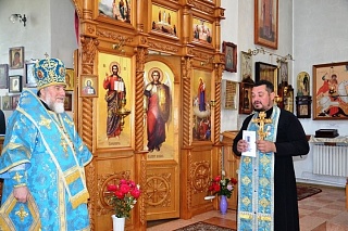 Епископ Леонид возглавил Литургию по случаю престольного праздника храма иконы Божией Матери «Всех Скорбящих Радость» в г. Мозыре