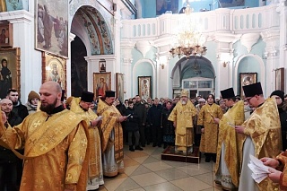 В Неделю 37-ю по Пятидесятнице представители православных молодежных братств Беларуси приняли участие в Литургии в кафедральном соборе г. Мозыря
