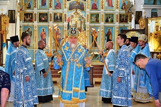 Служение Архипастыря в праздник Казанской иконы Божией Матери