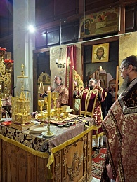 Богослужение в день попразднства Воздвижения Креста Господня