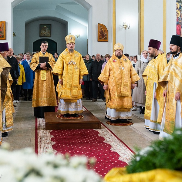 В предпразднство Воздвижения Патриарший Экзарх возглавил торжества по случаю 10-летия великого освящения храма Вознесения Господня города Несвижа