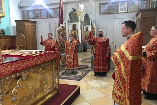 В субботу Седмицы 2-й по Пасхе епископ Леонид совершил Литургию в кафедральном соборе святого Архангела Михаила в г. Мозыре