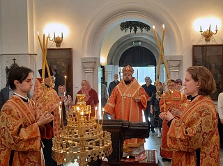 В канун дня памяти великомученика Георгия Победоносца епископ Несвижский Авксентий совершил Всенощное бдение в храме преподобной Евфросинии Полоцкой города Минска