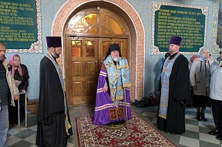 В канун праздника Покрова Пресвятой Богородицы правящий архиерей совершил Всенощное бдение в Покровском храме в г. п. Октябрьский