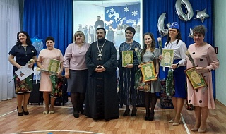 Наместник Юровичского монастыря игумен Авксентий (Абражей) поздравил коллектив детского сада №15 г.Калинковичи с 40-летним юбилеем 